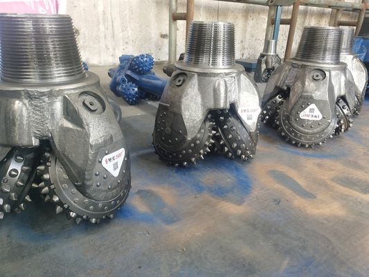 الصلب الأسنان المطاط مختومة Tricone Roller Bit IADC كود 531